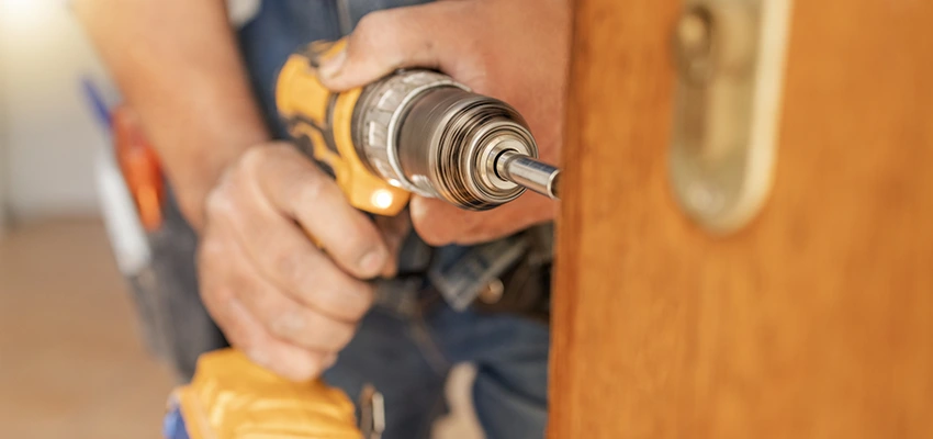 Break-in Door Replacement in Oak Forest