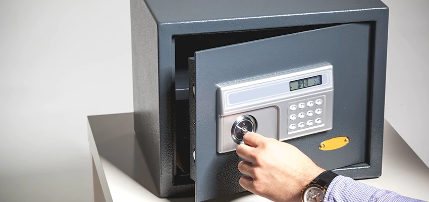 Jewelry Safe Unlocking Service in Oak Forest