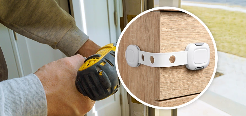 Childproof Sliding Door Locks in Oak Forest