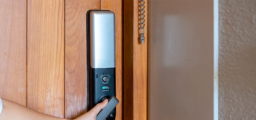 Home Security Electronic Locks Upgrades in Oak Forest