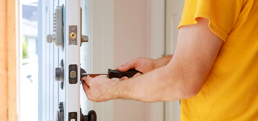 Eviction Locksmith For Key Fob Replacement Services in Oak Forest