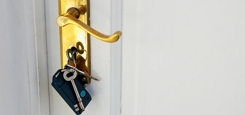 Broken Door Key Extraction in Oak Forest